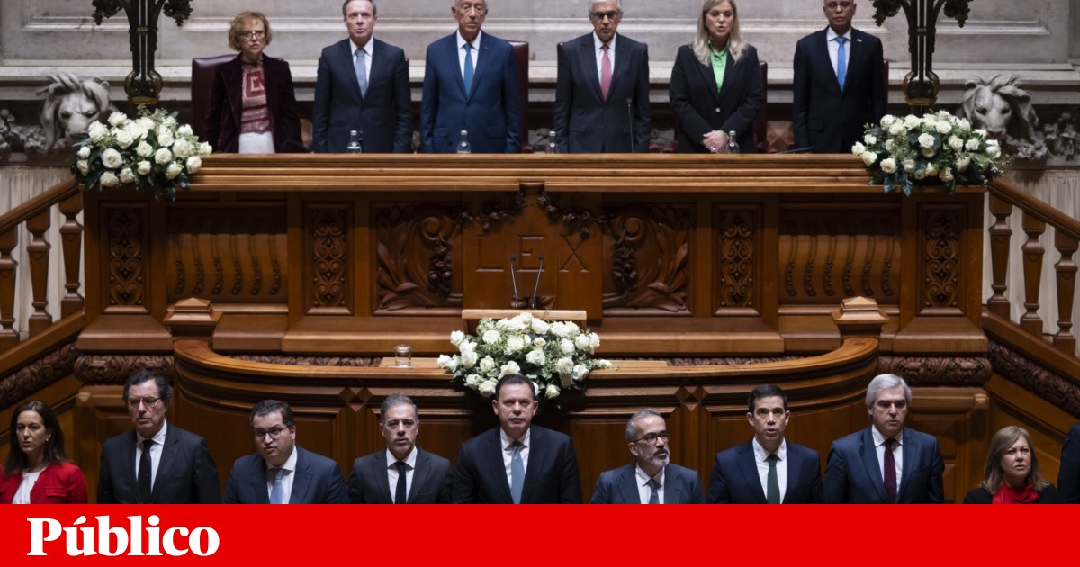 25 de Novembro: parada militar abre comemorações polémicas