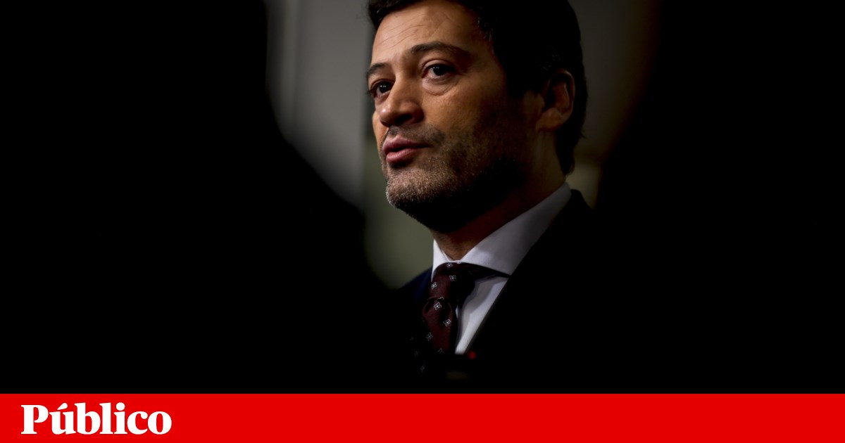 Adiado julgamento para decidir se Ventura retira cartazes sobre comunidade cigana