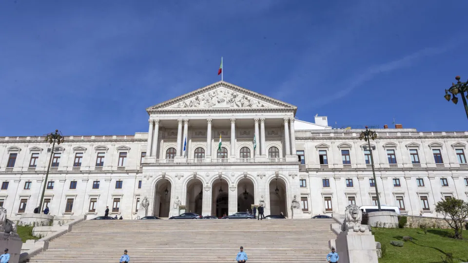Assembleia da República assinala hoje 50 anos do 25 de Novembro