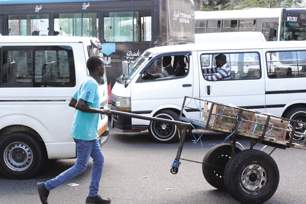 CIRCULAÇÃO DE “TXOVA” EM MAPUTO: Operadores reclamam das taxas do município