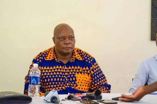 Detido em Pretória: Ministério Público sul-africano investiga perfil de Job Sikhala, antigo deputado da oposição zimbabweana