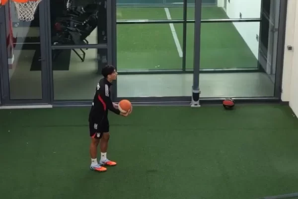 Deverá Lebron James ficar preocupado? João Veloso brilhou com este gesto