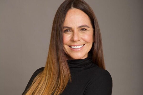 Diretora de novelas brasileiras de sucesso, Teresa Lampreia lança livro em Lisboa