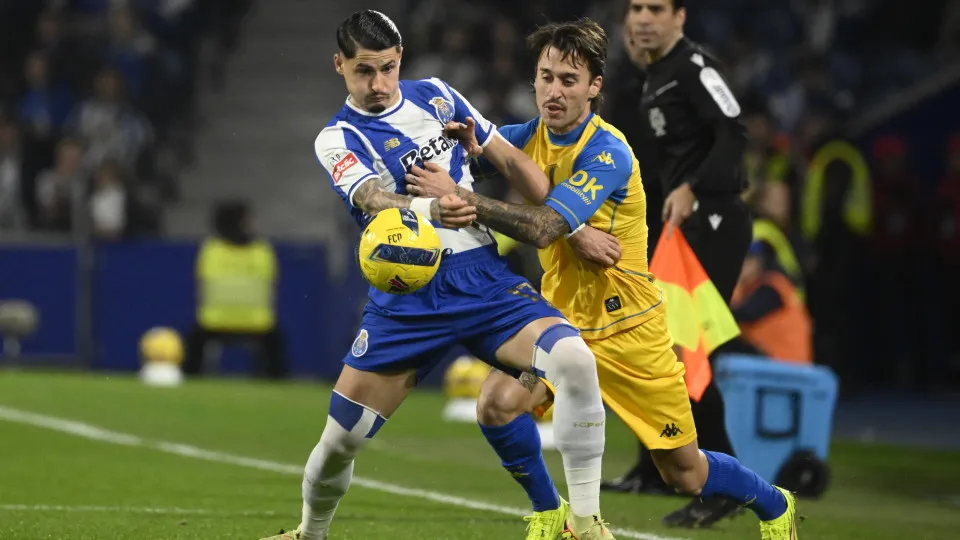 EM DIRETO: FC Porto já vence Estoril depois da goleada do Sporting