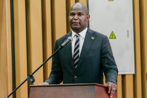 EM LUANDA: PR participa na Cimeira UE- UA