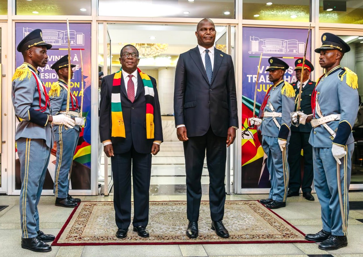 Emmerson Mnangagwa visita Moçambique
