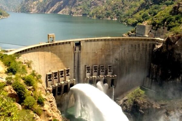 Gigante de energia nas mãos de Moçambique há 18 anos