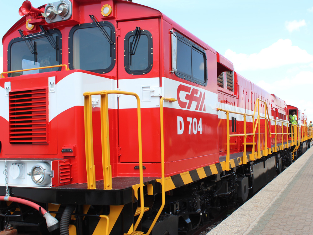 Índia reforça a rede ferroviária de Moçambique com novas locomotivas