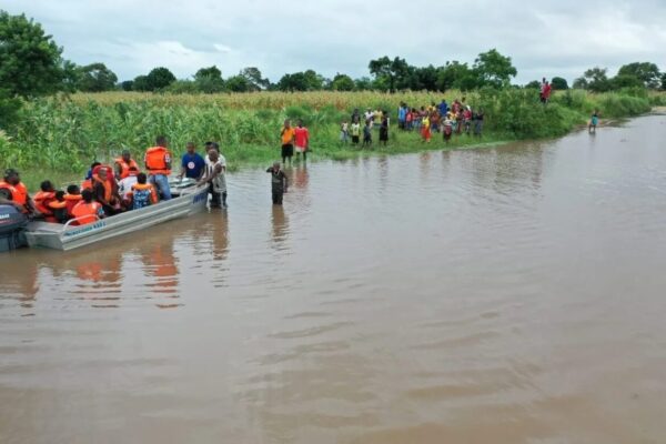Maputo reactiva 140 comités para mitigar efeitos da época chuvosa