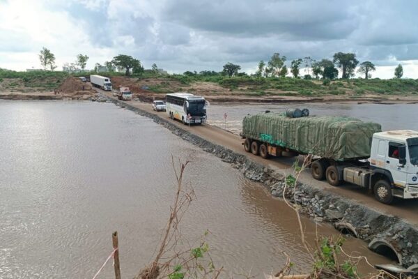 Nampula: Governo de Meconta efectua obras de emergência na ponte sobre o rio Mongicual