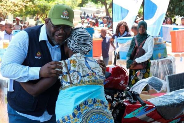 Niassa: Mais de 200 mulheres do sector pesqueiro recebem equipamentos do ProAzul