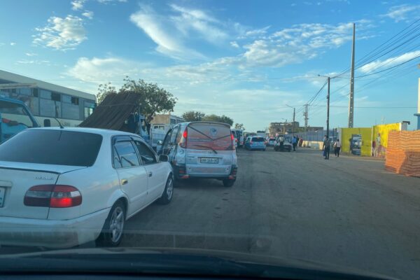 PROVÍNCIA DE MAPUTO: Más condições da via provocam congestionamento na “Josina Machel”