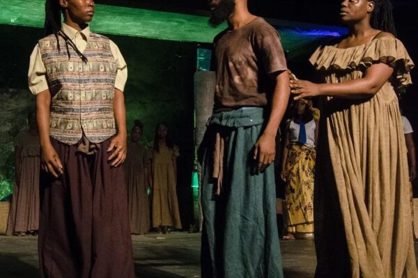“Para Lá das Palavras II” em palco na Casa Velha em Maputo