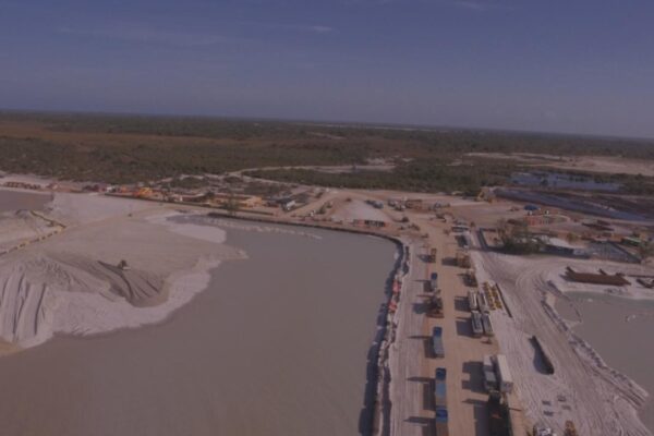 Projecto Mozambique LNG Continua Suspenso Enquanto Governo Anuncia Auditoria aos Gastos Incorridos Durante a Força Maior
