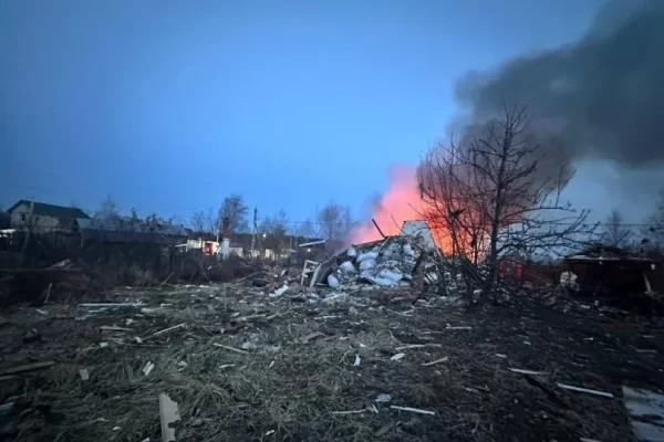 Ataque com drones causa incêndio em infraestrutura de energia russa