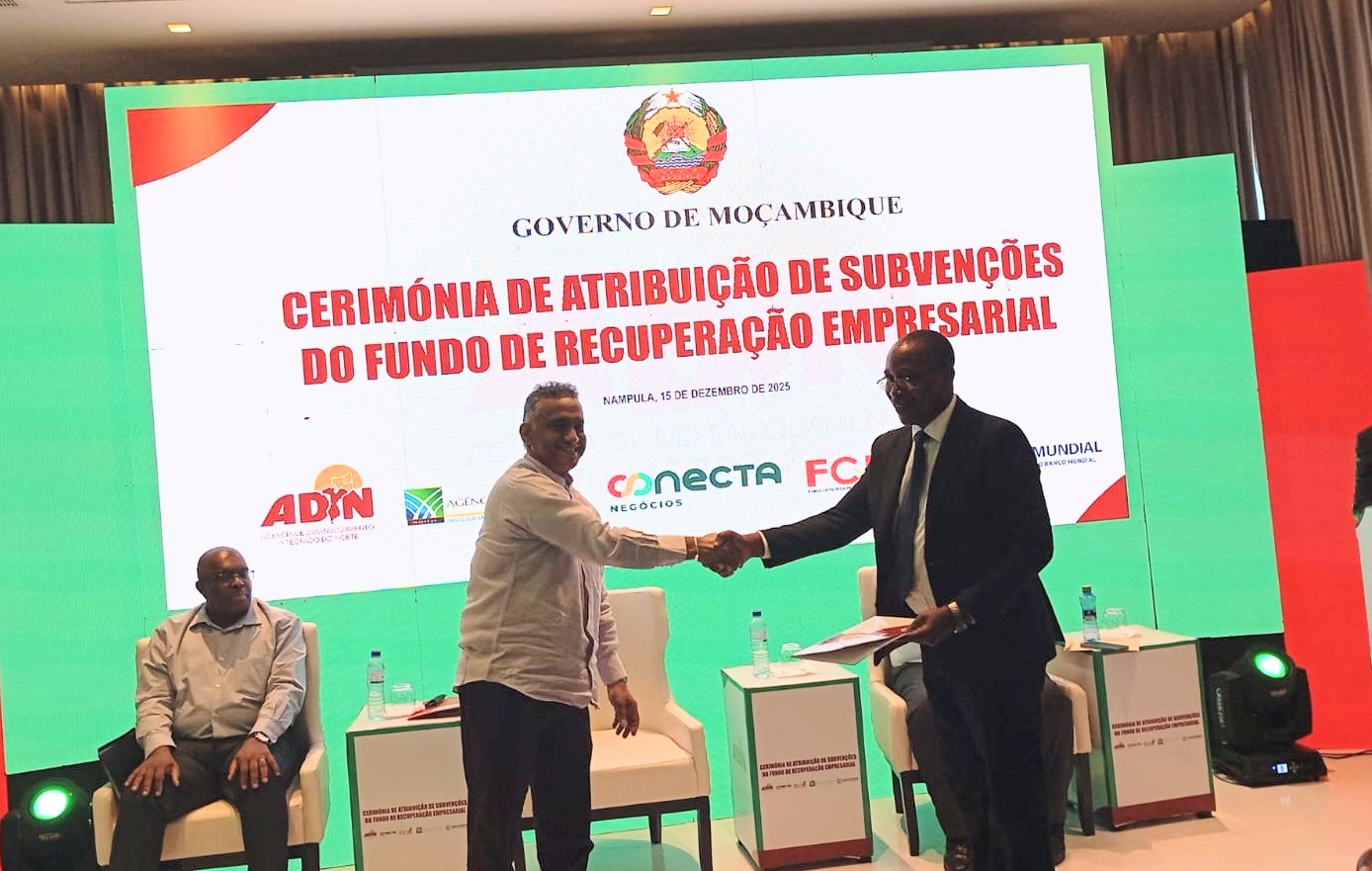 Empresários recebem fundos para recuperação económica