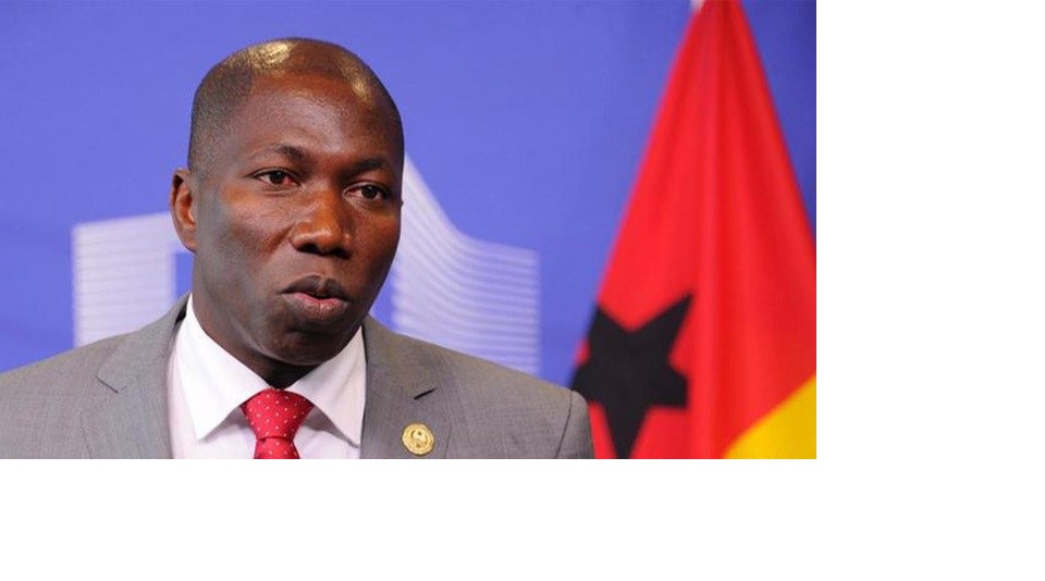 Família de Domingos Simões Pereira quer prova de vida do político guineense, detido numa esquadra de Bissau