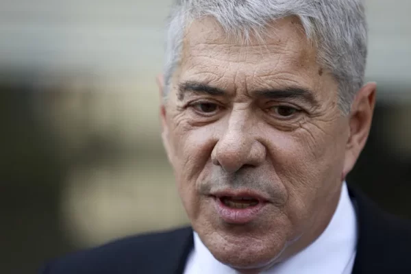 Fuga à justiça? Sócrates atira: "Falso" e "suspeitas do MP são maldosas"