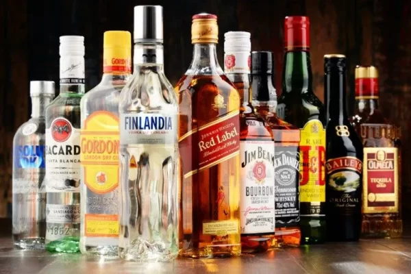 Governo suspende temporariamente restrições à venda de bebidas alcoólicas aos fins-de-semana