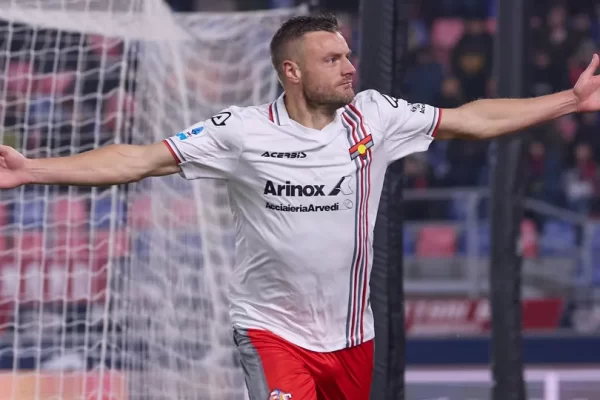 Jamie Vardy bisa na vitória da Cremonese frente ao Bologna