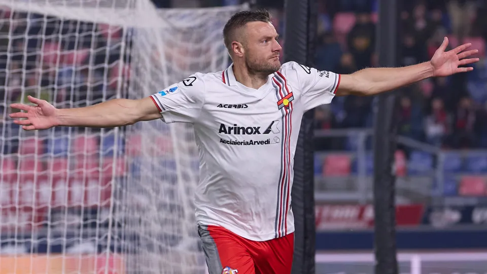 Jamie Vardy bisa na vitória da Cremonese frente ao Bologna