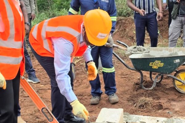 Lançada primeira pedra para construção de fábrica de dispositivos electrónicos