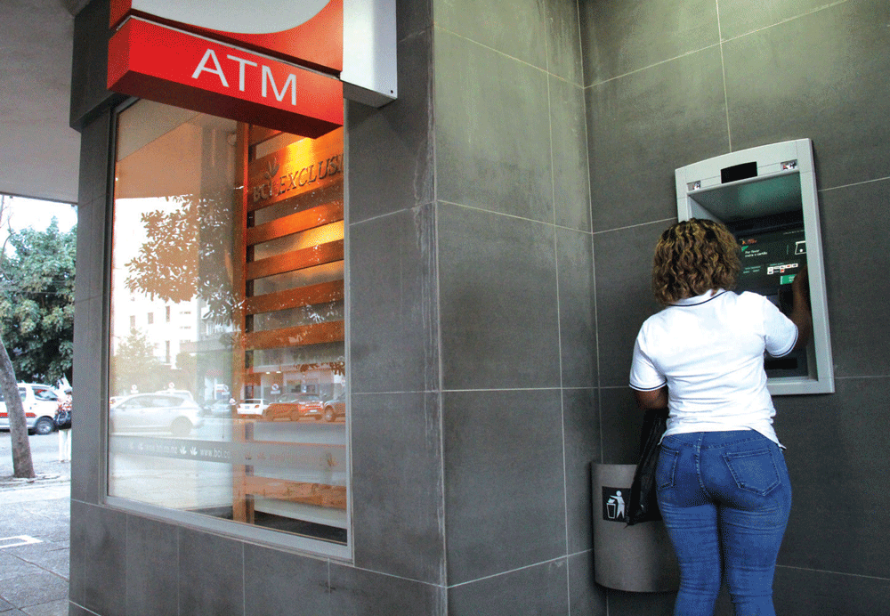 Reduzem filas em caixas electrónicos