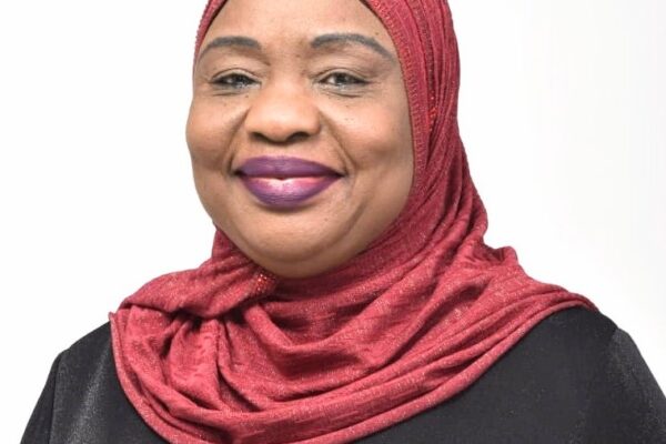 Talapa recebe a presidente da câmara dos deputados do Ruanda