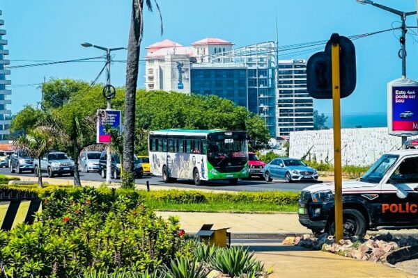 Troço da Praça do Destacamento Feminino estará temporariamente aberto‎‎