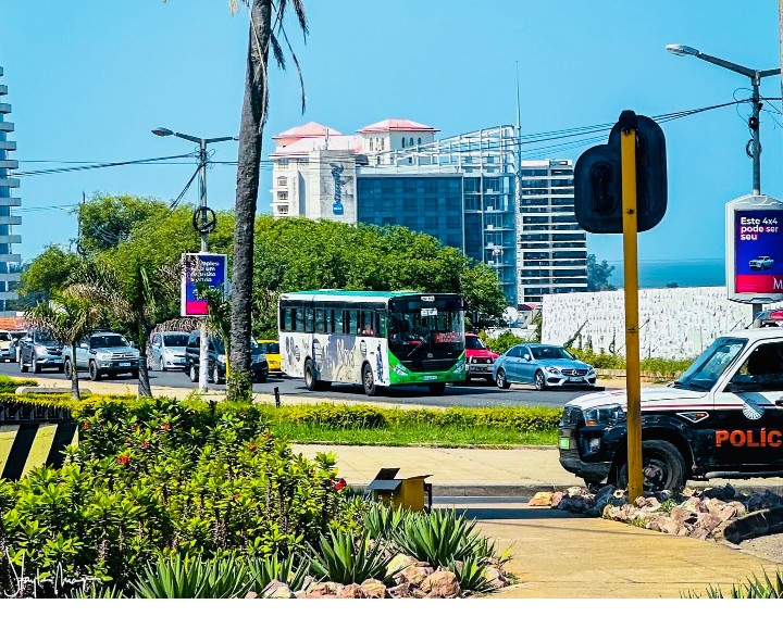 Troço da Praça do Destacamento Feminino estará temporariamente aberto‎‎