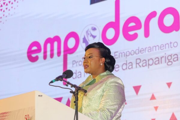 AMANHÃ EM MAPUTO: Primeira-Dama reúne-se com empregadas domésticas