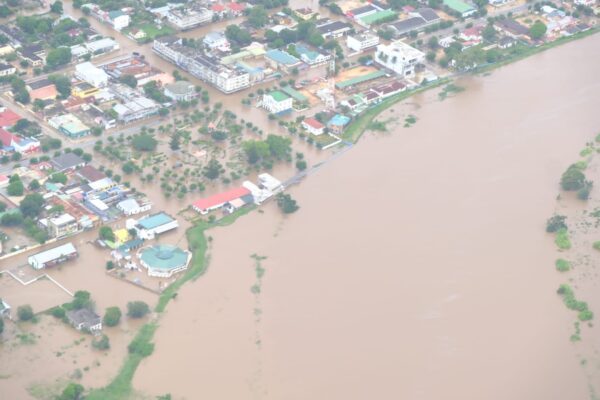África do Sul apoia vítimas das cheias
