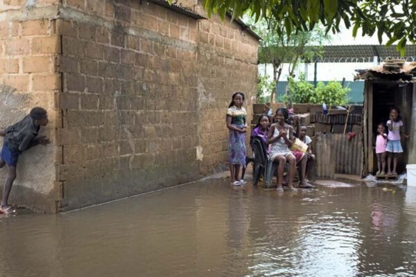 Alerta para evacuação das zonas baixas