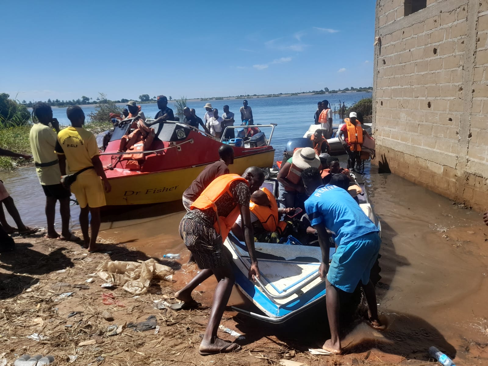 EM  XAI-XAI: Passageiros reclamam elevado custo do transporte marítimo