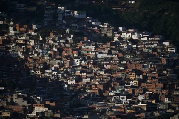 Fortes explosões ouvidas na capital da Venezuela após ameaças dos EUA
