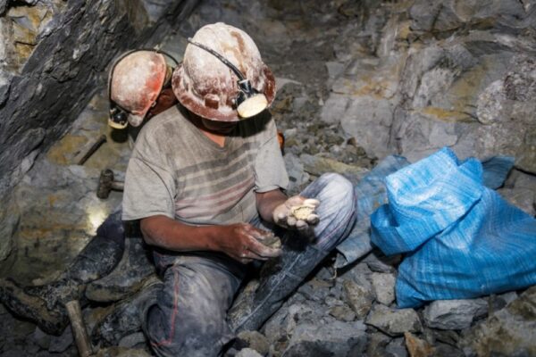 MANICA: Seis empresas têm aval para retomar mineração