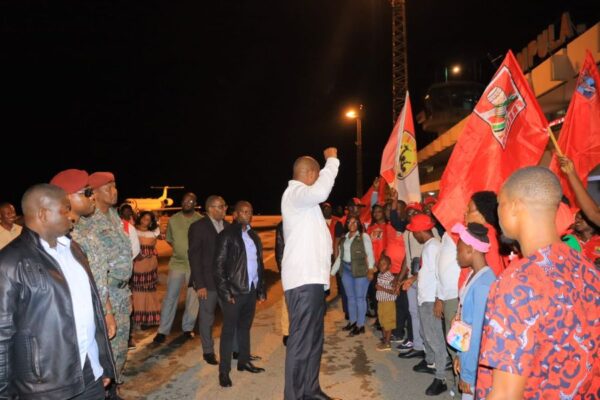 PRESIDENTE DA FRELIMO: Paz é base do desenvolvimento