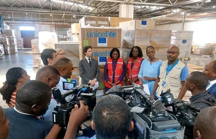 União Europeia entrega 90 toneladas de ajuda humanitária a Moçambique para resposta às cheias