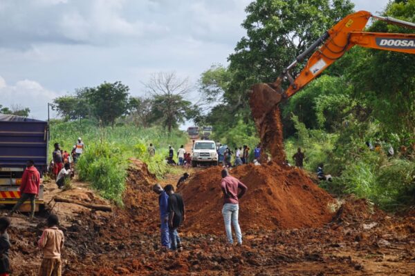Arrancam obras na estrada Montepuez – Nairoto