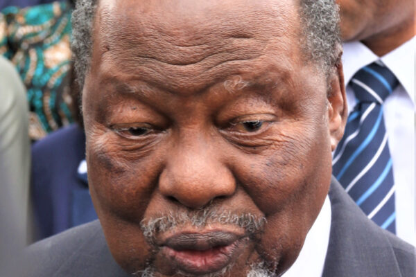 Chissano encoraja solidariedade às vítimas das cheias e inundações