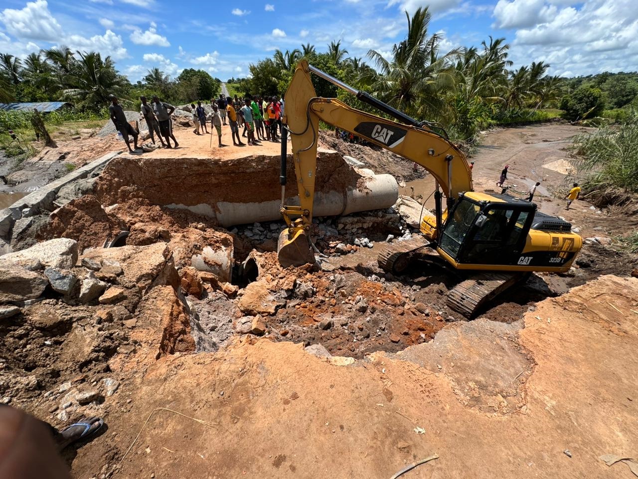 DESTRUÍDAS PELAS CHEIAS: Governo precisa de 3,5 mil milhões de dólares  para repor estradas