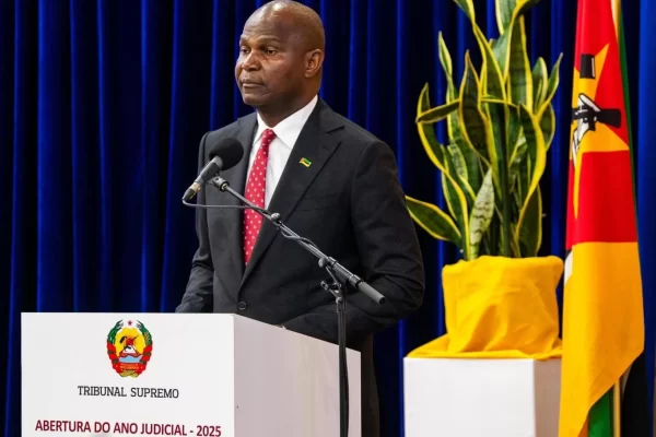 PR inaugura tribunal e dirige abertura do ano judicial