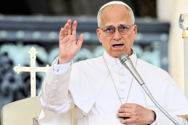 Papa visita Angola em Abril