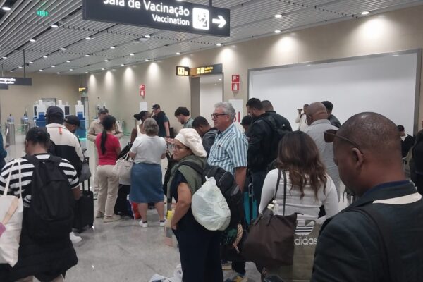 Avarias constantes embaraçam passageiros em Luanda