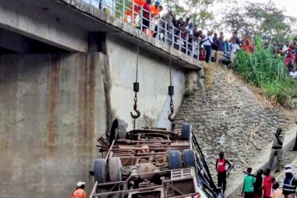 Cinco mortos em acidente de viação em Gondola