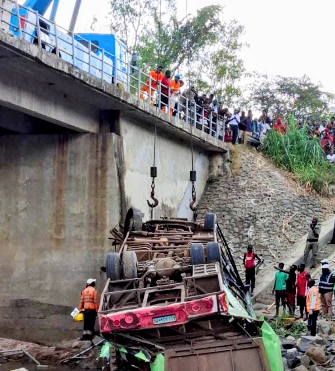 Cinco mortos em acidente de viação em Gondola