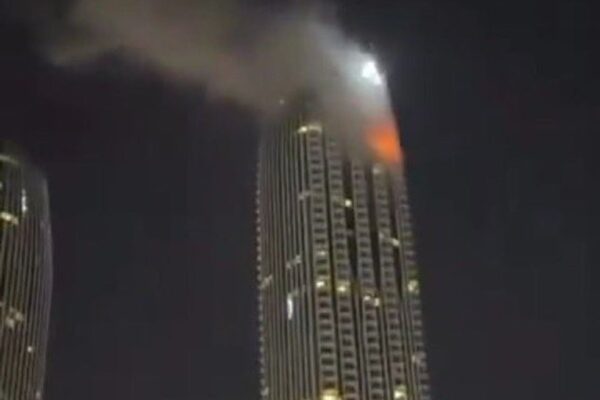 Drone iraniano atinge edifício no Dubai