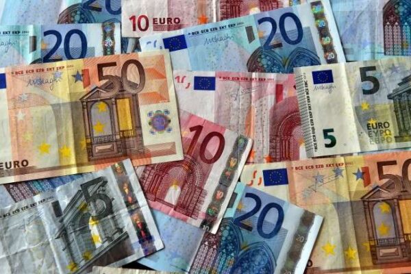 EM PORTUGAL: Desmantelado esquema de envio ilícito de dinheiro para os PALOP