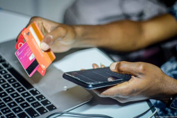 INCLUINDO FERIADOS E FINS-DE-SEMANA: Transferências bancárias passam a ser em tempo real