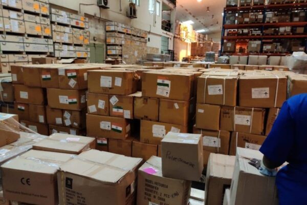Índia doa 84 toneladas de medicamentos a Moçambique